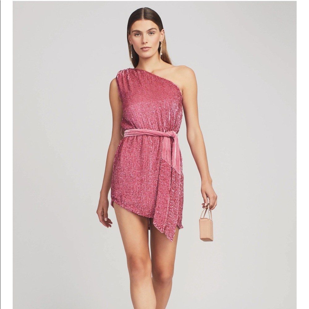Retrofête
Ella One-Shoulder Sequin Dress